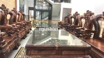 Cho thuê Biệt Thự 4 lầu 200m2 có: 5pn bên DT743 - Dĩ An