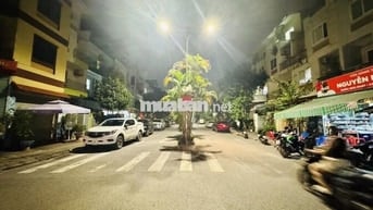 Hữu Hưng - Ô Tô Tránh vỉa hè - Kinh Doanh - 100m2 - Loanh Quanh 21 Tỷ