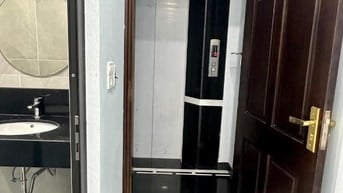 Cho thuê nhà nguyên căn mới xây 50 m2x5 tầng số 7 ngõ 121 Lê Thanh Ngh