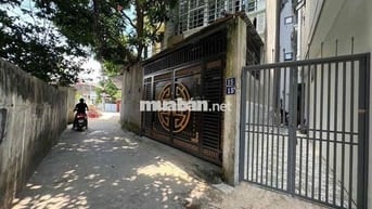 Bán nhà Nguyễn Văn Linh ngõ nông ô tô đỗ cổng 31m2 x4mx 5 tầng giá nhỉ