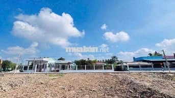Đất sổ đỏ 134m2 thổ cư, ngay trung tâm  Thị trấn Tân Trụ.