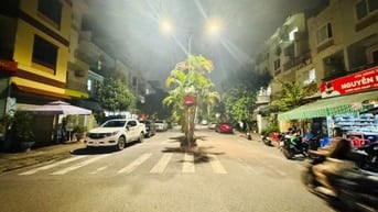 Hữu Hưng - Ô Tô Tránh vỉa hè - Kinh Doanh - 100m2 - Loanh Quanh 21 Tỷ