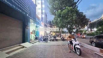 Nhà MTKD đối diện AEON Mall Tên Lửa