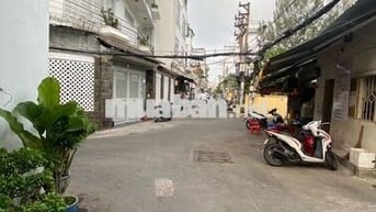 BÁN GẤP NHÀ BÙI ĐÌNH TUÝ - HẺM XE HƠI - 101M2 - NGANG 4,5M- CHỈ 7.x TỶ