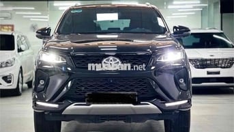 Toyota Fortuner 2025 Legender Dầu 16.000 km Đen
