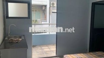 STUDIO NHỎ XINH NGAY NGÃ TƯ HÀNG XANH - FULL NT-BAN CÔNG RIÊNG-FREE XE