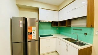 Cho thuê căn hộ Oriental Plaza, 77m2 gần đầy đủ nội thất. Giá 12.5