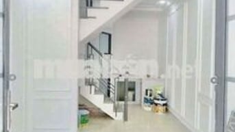 🏠 Nhà cho thuê p7 q8 mới sơn sửa mới 💯 hẻm 3 gác tới nhà  🧭 Hướng ; Đô