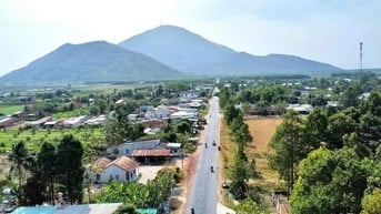 Bán đất Mặt Tiền, View Núi gần Chợ, Chỉ 620tr