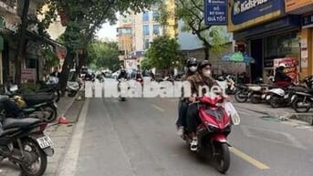 Tôi cần bán nhà mặt phố Yên Phụ nhỏ Tây Hồ 6tầng full nội thất