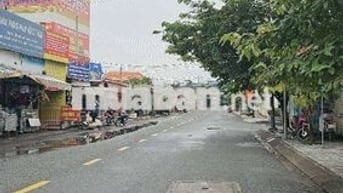 BÁN NHÀ MẶT TIỀN,CĂN HỘ DỊCH VỤ KHAI THÁC NGAY,GIÁ *** THỊ TRƯỜNG