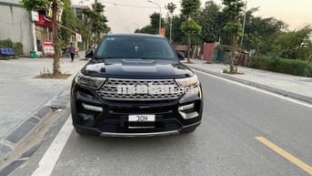 Ford Explorer Đen 7 chỗ.