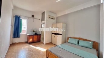 PHÒNG CỬA SỔ TRỜI CÓ THANG MÁY GẦN CHỢ TÂN MỸ