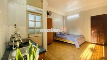 PHÒNG THOÁNG MÁT NGAY NGUYỄN THỊ THẬP FULL NỘI THẤT CÓ THANG MÁY BV