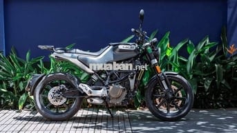 Husqvarna Svartpilen 401 Xám 27.000 km