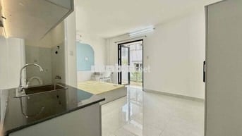 PHÒNG STUDIO FULL NỘI THẤT - BAN CÔNG - GẦN NGÃ TƯ BẢY HIỀN