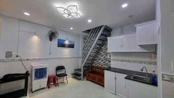 Bán nhà góc 2mt đường Nguyễn Sơn Hà P5 Q3 dt 20m2 giá 4.9 tỷ