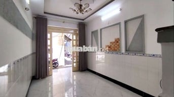 Nhà Quận 6 giá rẻ ạ, đường Bà Hom sát mặt tiền