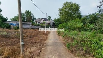 - Bán 5.5m hoặc 8m mặt tiền Bê Tông 5m, nhánh đường 23, Nghĩa Thành.