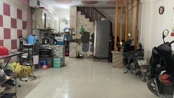 Cho thuê cả nhà 5 tầng tại Ngõ 1295 đường Giải Phóng, Hoàng Mai.