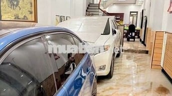 4 x 20m, 4 tầng, 4pn, 4wc. Oto đậu 2 chiếc trong nhá.