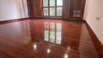 GẤP - PHÂN LÔ 2 Ô TÔ - MẠC THÁI TỔ - TRUNG KÍNH - 66M - 7 TẦNG - MT 5M