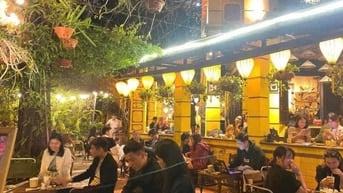 Sang Nhượng Cafe Lô Góc Vũ Phạm Hàm - Trần Kim Xuyến