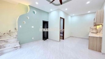 Nhà mới dọn cào ở ngay - nhanh còn kịp - 3 Phòng ngủ - ngang 5m