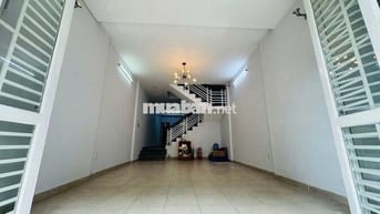 MẶT TIỀN ĐƯỜNG ĐÔI CAO LỖ – NHÀ 4 TẦNG- VIEW CÔNG VIÊN & P. CHÁNH HƯNG