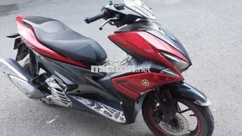 Nhà dư xe cần  bán .