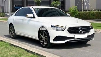 Toyota Hà Đông bán Mercedes E180 2021 Trắng 1v6km