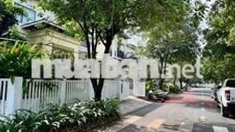 NHÀ DT5*20M,2LAU,3PN,4WC,KHU DÂN SENTURY CÓ BẢO VỆ RẤT AN NINH