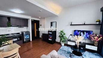 Căn hộ trung tâm CG mặt đường Xuân Thủy đầy đủ tiện nghi có ban công