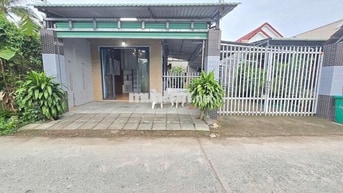 Cần bán gấp căn nhà  gần chợ chiều Tân Phú Trung 135m2- SHR- giá 1 tỉ