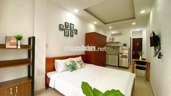 Căn hộ bancol thoáng mát-Ánh sáng tự nhiên-30m2-ngay Hồ Bá Kiện Q10