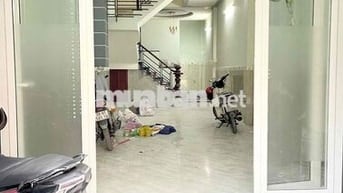 Nhà Mới Đường 10M Thông P14: 4x18m, 4pn, 5wc, 3 máy lạnh