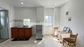 CĂN HỘ DỊCH VỤ FULL NỘI THẤT NGAY ĐH NTT , VĂN LANG