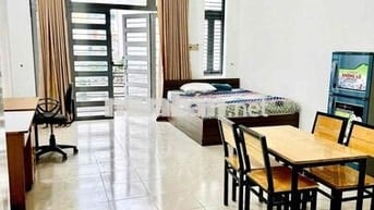 Phòng 50m2, ban công lớn, giá rẻ mặt tiền Bạch Đằng P2 Tân Bình sb TSN