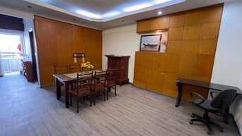 Cho thuê nhà chung cư CT Linh Đàm, Hoàng Mai. Căn góc 3 phòng ngủ