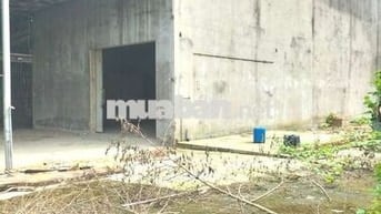 Xưởng 700m2 , có Văn Phòng, Có Gác Suốt