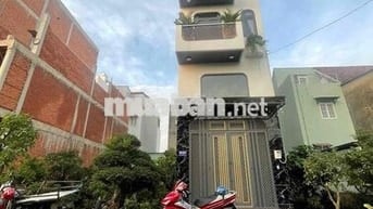 nhà phố trung tâm tân chánh hiệp( trung mỹ tây mới) sau lưng bvien q12