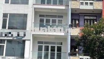 Mặt tiền Lạc Long Quân, Q11. Trệt 3 Lầu, 6PN 4WC, 4.5x18m, 32 triệu