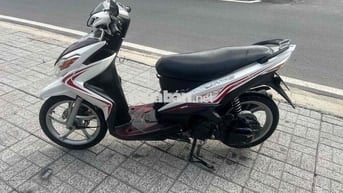 Yamaha Luvias GTX Trắng Đen Đỏ