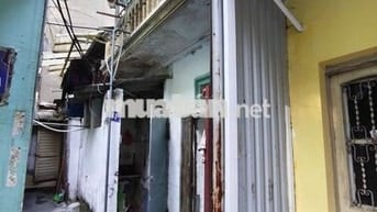 BÁN ĐẤT TẶNG NHÀ Ngõ 678 Đường Láng - 20m ra đường lớn