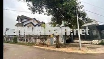 Nhờ A/e Mô Giới hỗ trợ bán Căn biệt thự 2 Mặt Tiền Nở Hậu