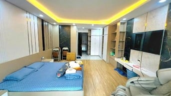 GẤP - Ba Đình - 50M - 7 Tầng - Mt 4,5M - đường hè 10M - Kd đỉnh