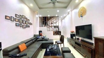 Siêu Phẩm Tây Hồ 50m2 - 4 Tầng - Gần Phố - Ngõ Thông - Giá 10 Tỷ