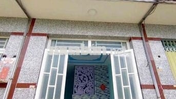 bán gấp nhà giá rẻ ngay ngã 4 gia bảo