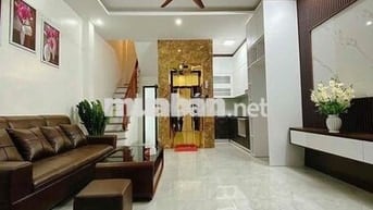 ⭐ ANH CHỊ TÌM NHÀ TÀI CHÍNH 9–10 TỶ CẦU GIẤY – THANG MÁY – VÀO ĐÂY VỚI