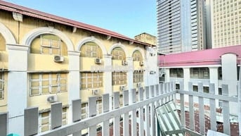 Cho thuê Căn Hộ Ban Công 2 Cửa sổ tại Nguyễn Văn Thủ Q1 nội thất mới